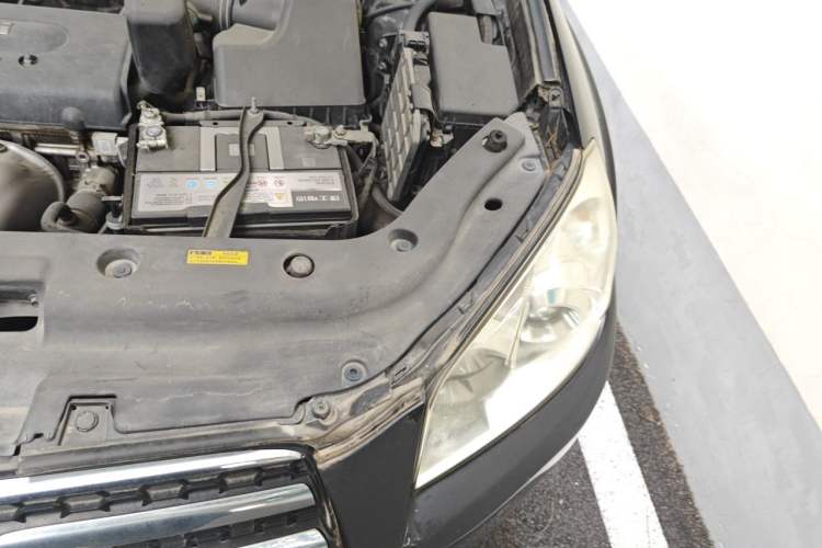 Used Toyota RAV4 2009 2.4L Automatic Luxury Edition Engine Bay Left