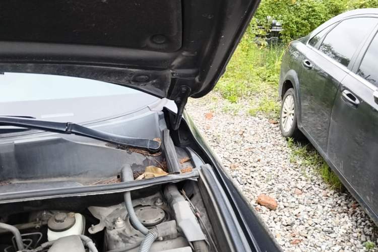 Used Toyota RAV4 2009 2.0L Automatic Luxury Edition Engine Bay Left