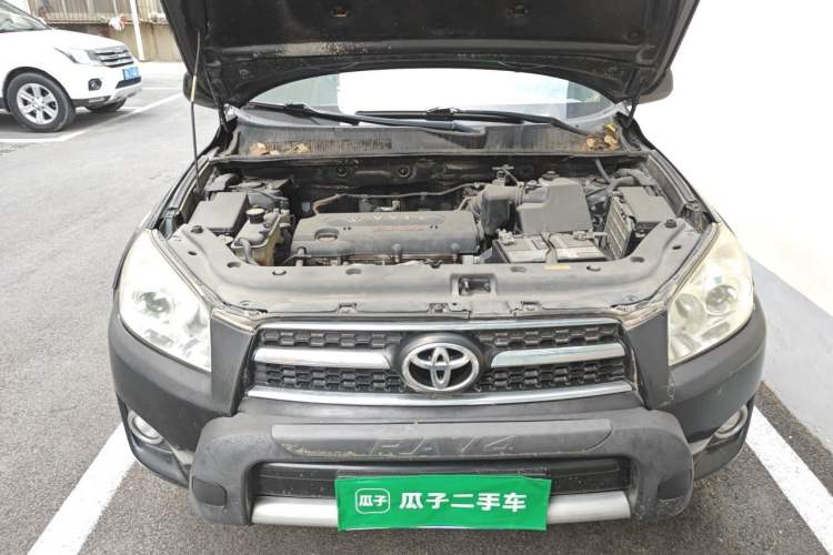 Used Toyota RAV4 2009 2.4L Automatic Luxury Edition Engine Bay