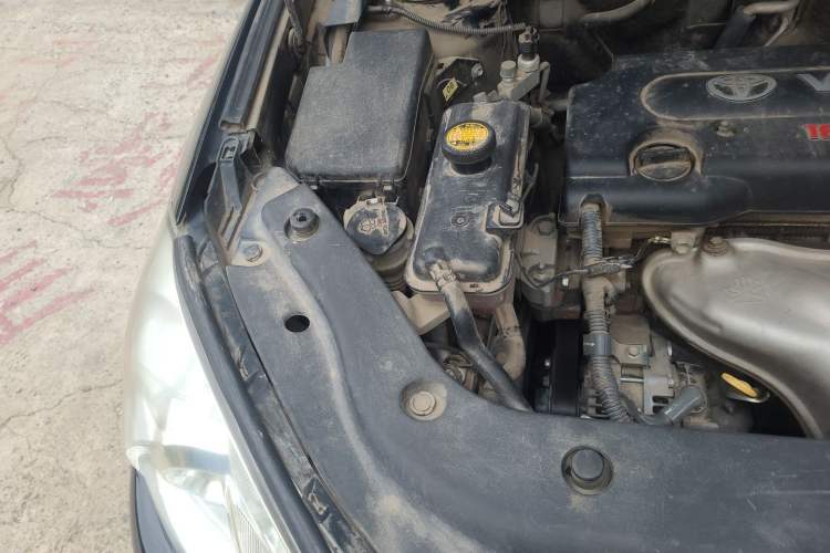 Used Toyota RAV4 2009 2.0L Manual Luxury Edition Engine Bay Right