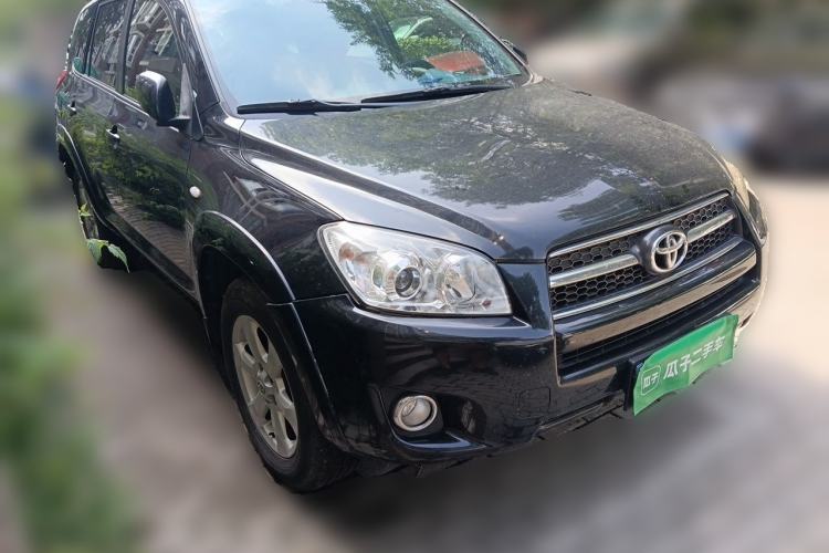 Used Toyota RAV4 2009 2.4L Automatic Luxury Navigation Edition Front Right 45 Deg