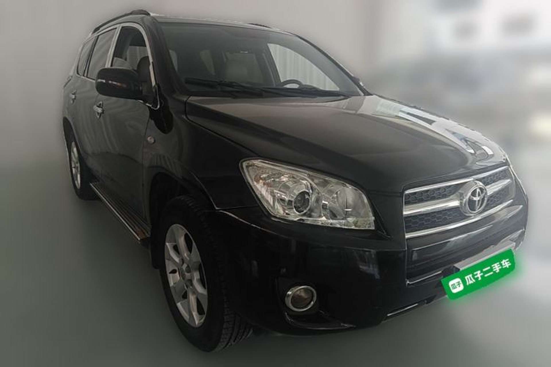 Used Toyota RAV4 2009 2.0L Automatic Luxury Edition Front Right 45 Deg