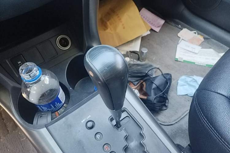 Used Toyota RAV4 2009 2.0L Automatic Luxury Edition Gear Lever