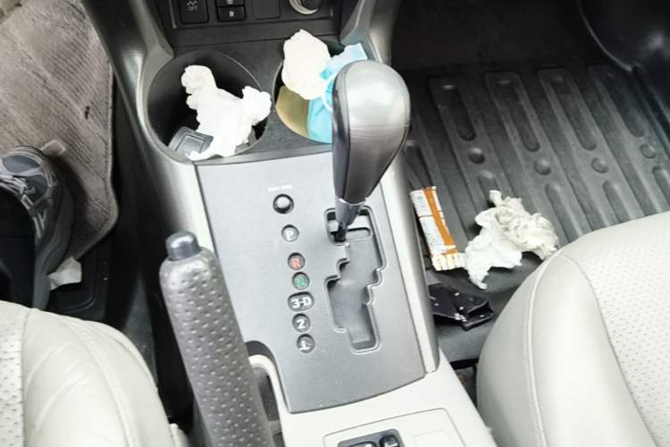 Used Toyota RAV4 2009 2.0L Automatic Luxury Edition Gear Lever