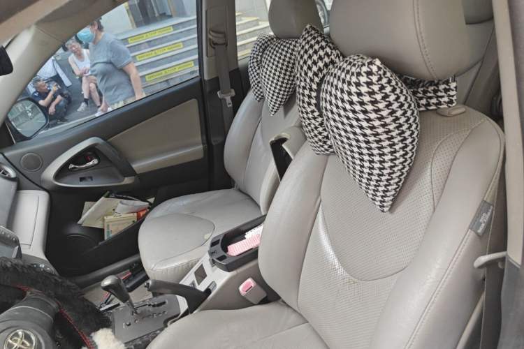 Used Toyota RAV4 2009 2.4L Automatic Luxury Edition Left Front Seat