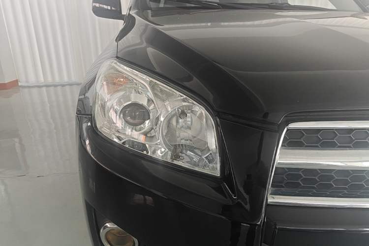 Used Toyota RAV4 2009 2.0L Automatic Luxury Edition Right Front Headlight