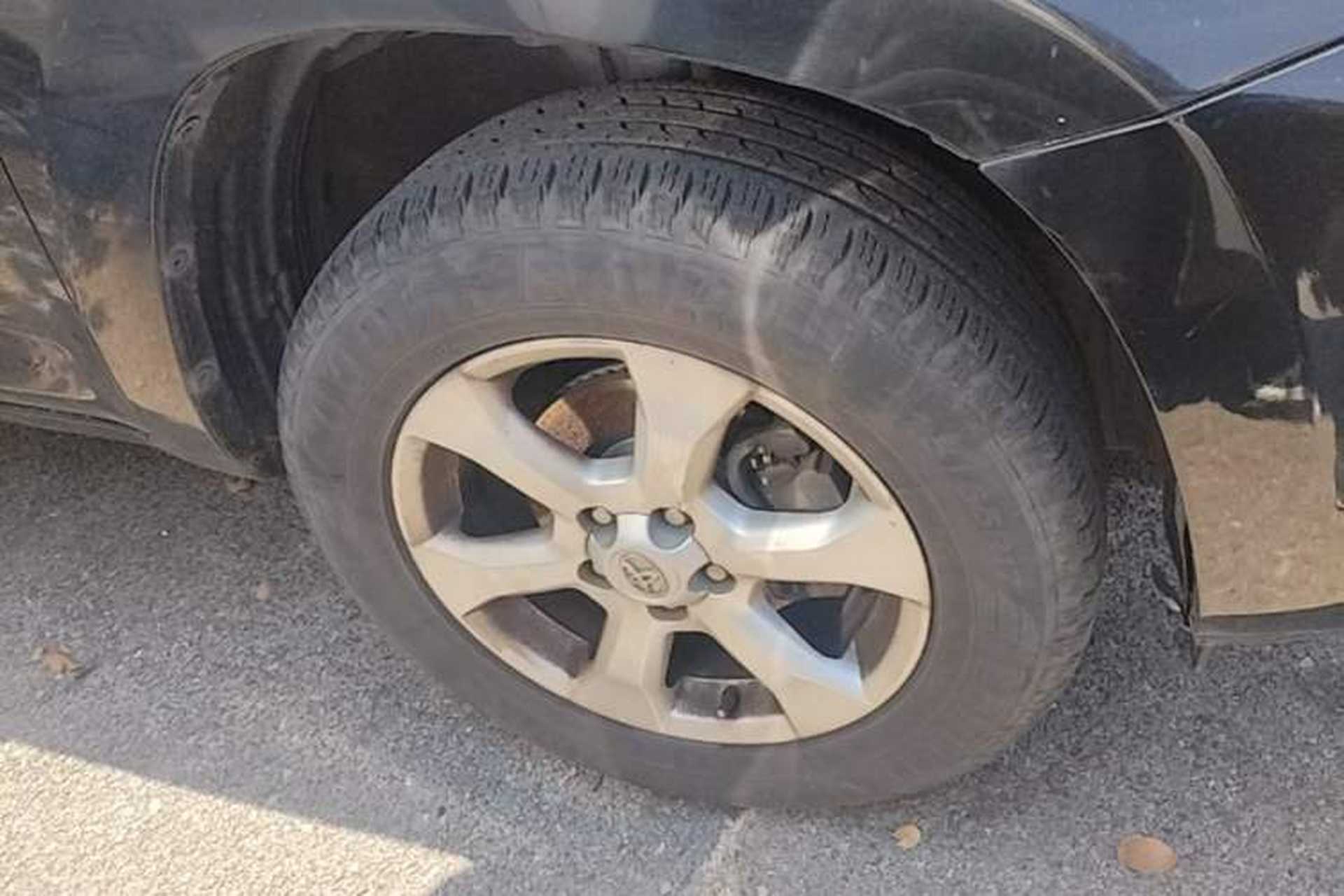 Used Toyota RAV4 2009 2.0L Automatic Luxury Edition Right Front Wheel Hub