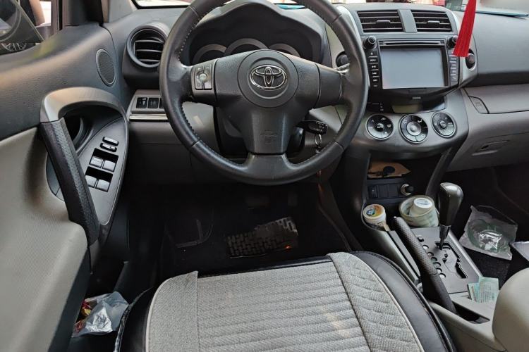 Used Toyota RAV4 2009 2.0L Automatic Luxury Edition Steering Wheel