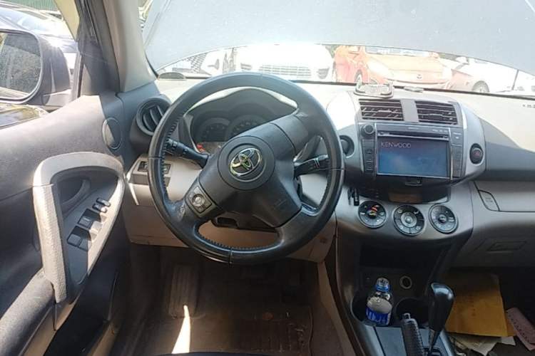 Used Toyota RAV4 2009 2.0L Automatic Luxury Edition Steering Wheel