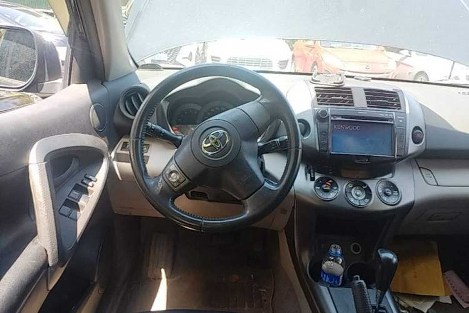 Used Toyota RAV4 2009 2.0L Automatic Luxury Edition Steering Wheel