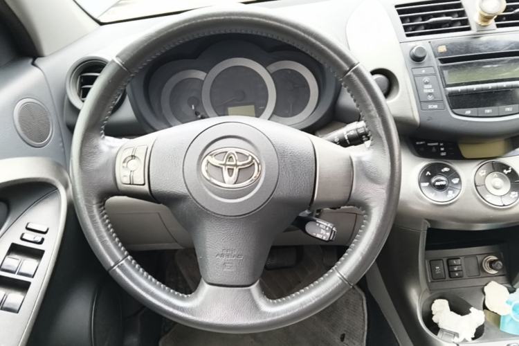 Used Toyota RAV4 2009 2.0L Automatic Luxury Edition Steering Wheel