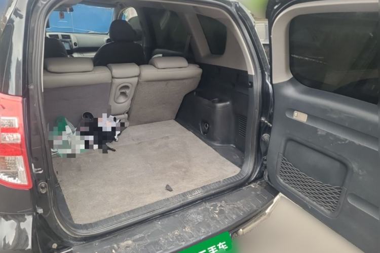 Used Toyota RAV4 2009 2.0L Manual Luxury Edition Trunk