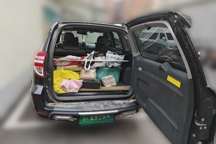 Used Toyota RAV4 2009 2.4L Automatic Luxury Edition Trunk