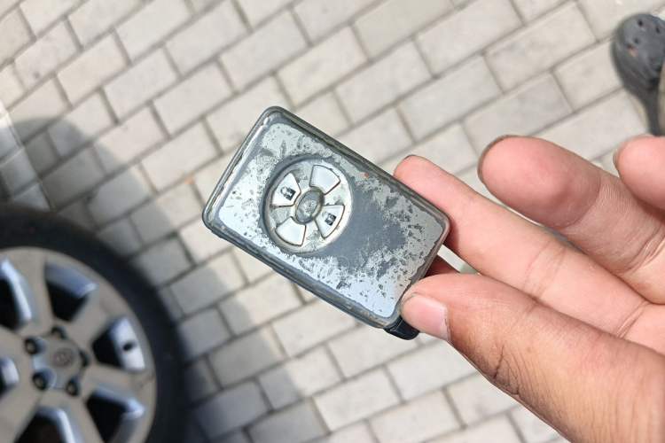 Used Toyota RAV4 2009 2.4L Automatic Luxury Navigation Edition Vehicle Key