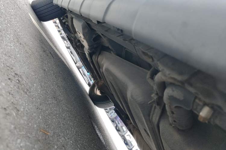 Used Toyota RAV4 2009 2.4L Automatic Luxury Edition Chassis Rear Left