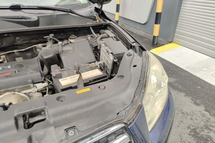 Used Toyota RAV4 2009 2.4L Automatic Luxury Edition Engine Bay Left