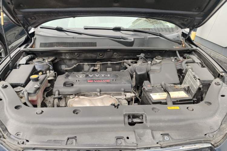 Used Toyota RAV4 2009 2.4L Automatic Luxury Edition Engine Bay