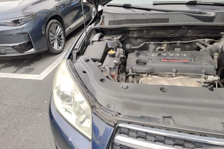 Used Toyota RAV4 2009 2.4L Automatic Luxury Edition Engine Bay Right