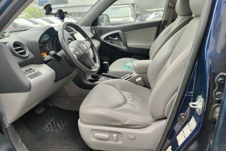 Used Toyota RAV4 2009 2.4L Automatic Luxury Edition Left Front Seat