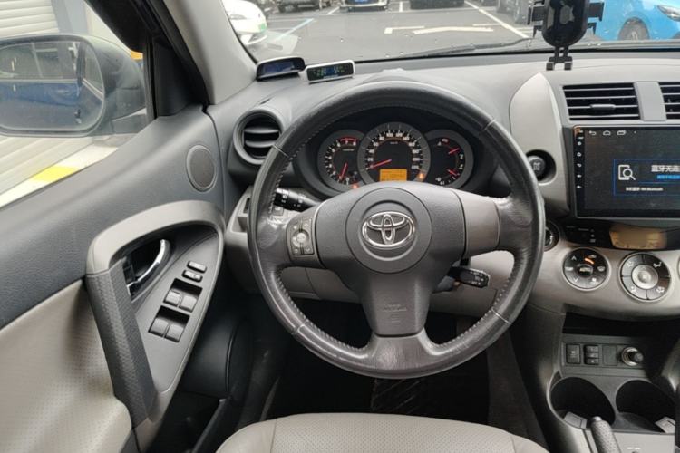 Used Toyota RAV4 2009 2.4L Automatic Luxury Edition Steering Wheel