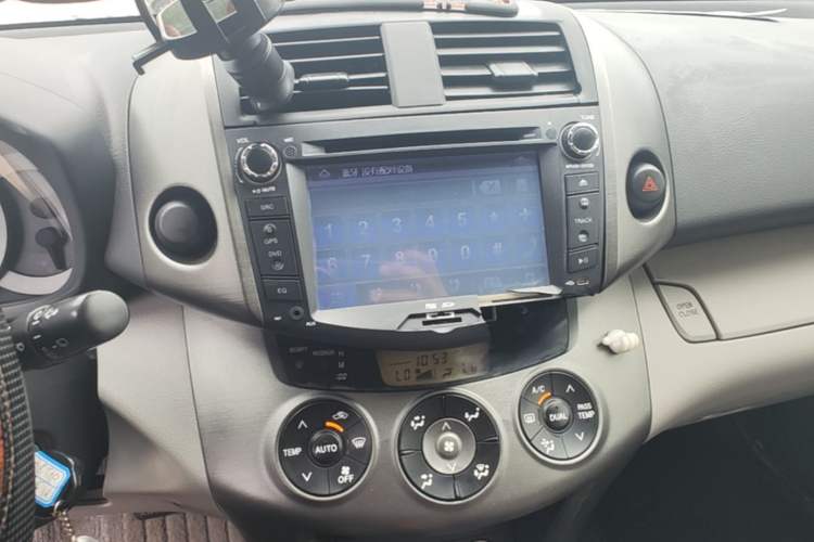 Used Toyota RAV4 2009 2.0L Automatic Classic Edition Audio And AC Panel