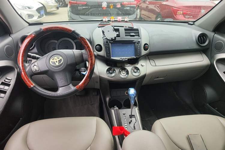 Used Toyota RAV4 2009 2.0L Automatic Classic Edition Center Console