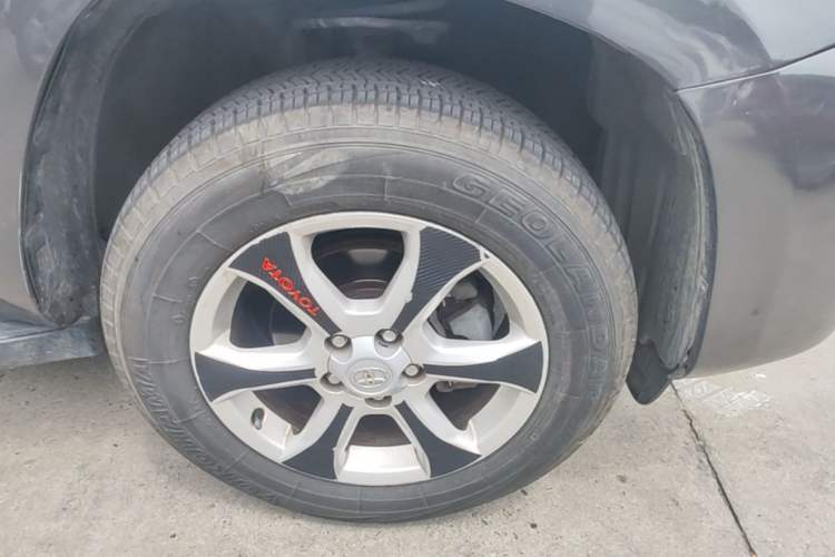 Used Toyota RAV4 2009 2.0L Automatic Classic Edition Right Front Wheel Hub