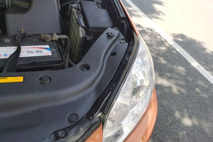 Used Toyota RAV4 2009 2.4L Automatic Luxury Edition Engine Bay Left