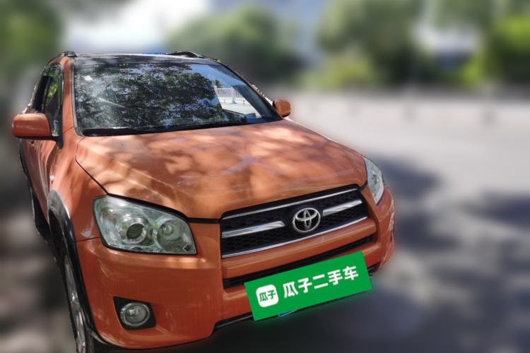 Used Toyota RAV4 2009 2.4L Automatic Luxury Edition Front Right 45 Deg
