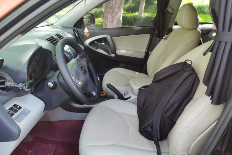 Used Toyota RAV4 2009 2.4L Automatic Luxury Edition Left Front Seat