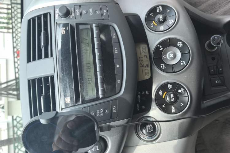 Used Toyota RAV4 2009 2.4L Automatic Luxury Edition Audio And AC Panel