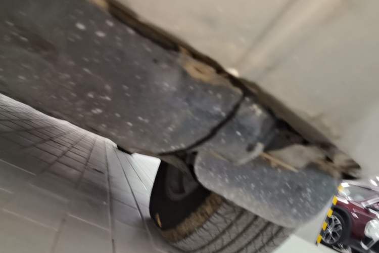 Used Toyota RAV4 2009 2.4L Automatic Luxury Edition Chassis Front Left