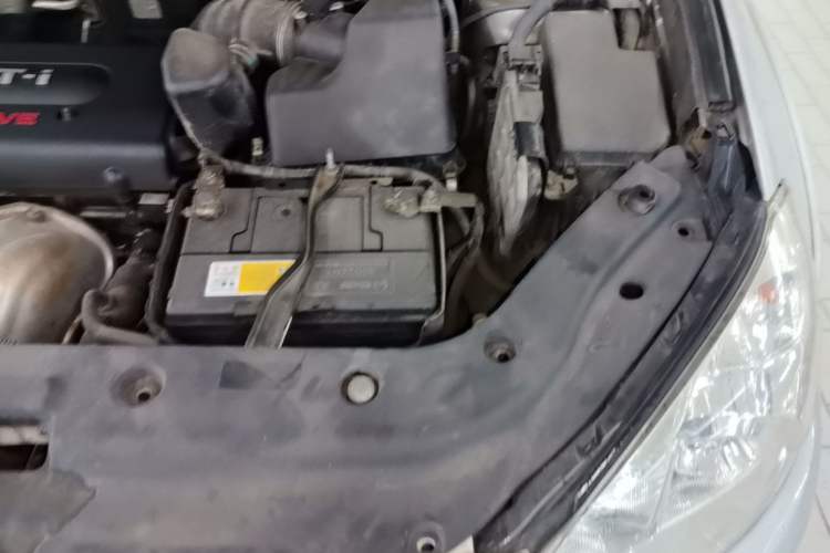 Used Toyota RAV4 2009 2.4L Automatic Luxury Edition Engine Bay Left