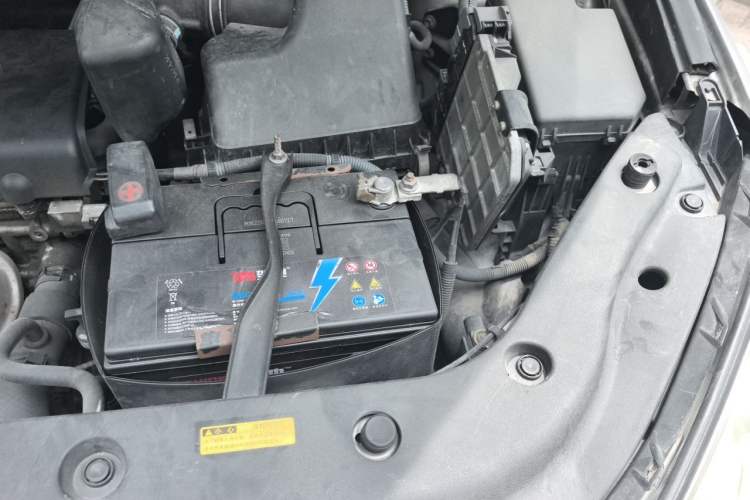 Used Toyota RAV4 2009 2.4L Automatic Luxury Edition Engine Bay Left