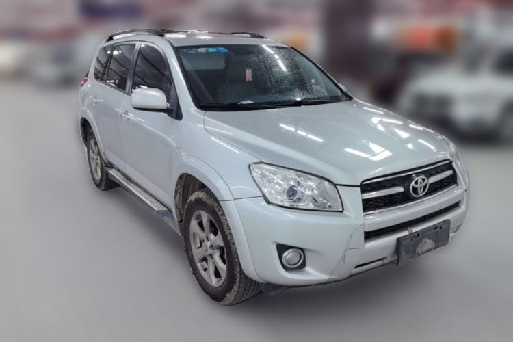 Used Toyota RAV4 2009 2.4L Automatic Luxury Edition Front Right 45 Deg
