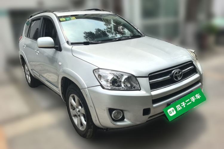 Used Toyota RAV4 2009 2.4L Automatic Luxury Edition Front Right 45 Deg