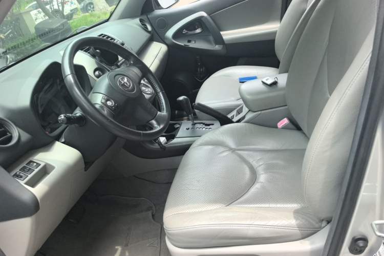 Used Toyota RAV4 2009 2.4L Automatic Luxury Edition Left Front Seat