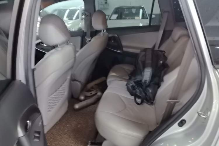Used Toyota RAV4 2009 2.4L Automatic Luxury Edition Left Rear Seat
