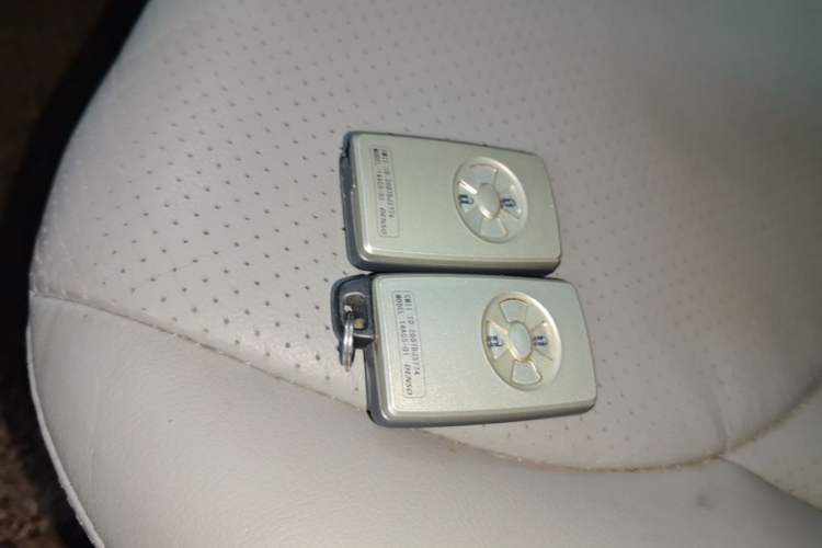 Used Toyota RAV4 2009 2.4L Automatic Luxury Edition Vehicle Key