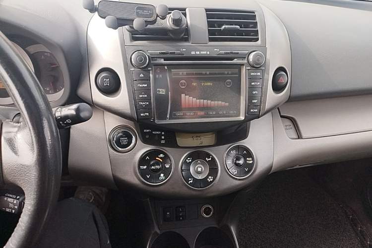 Used Toyota RAV4 2009 2.4L Manual Luxury Edition Audio And AC Panel