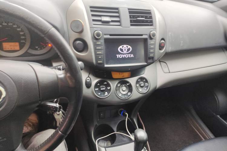 Used Toyota RAV4 2009 2.0L Automatic Luxury Edition Audio And AC Panel