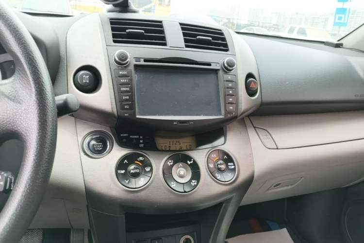 Used Toyota RAV4 2009 2.4L Automatic Luxury Navigation Edition Audio And AC Panel