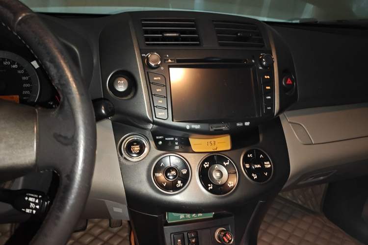 Used Toyota RAV4 2009 2.4L Automatic Luxury Edition Audio And AC Panel
