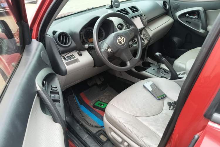 Used Toyota RAV4 2009 2.4L Automatic Luxury Navigation Edition Driver Seat