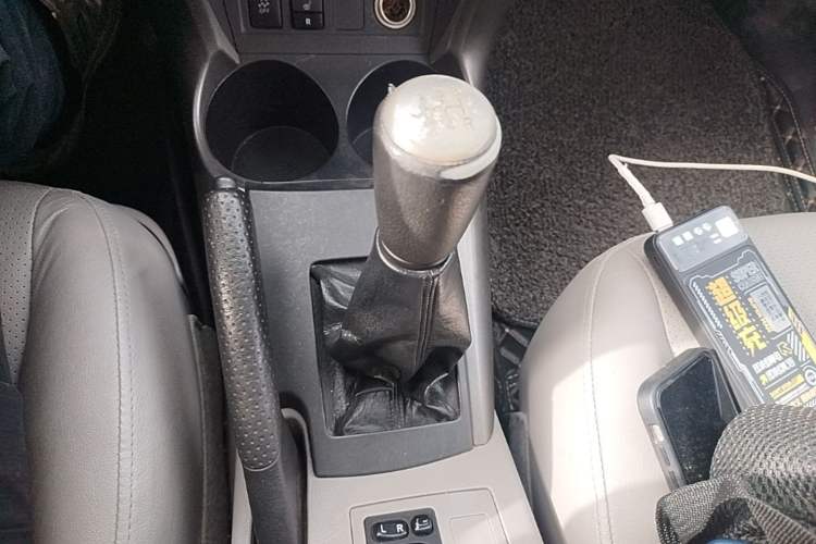 Used Toyota RAV4 2009 2.4L Manual Luxury Edition Gear Lever
