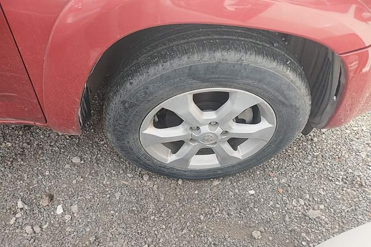 Used Toyota RAV4 2009 2.4L Manual Luxury Edition Right Front Wheel Hub
