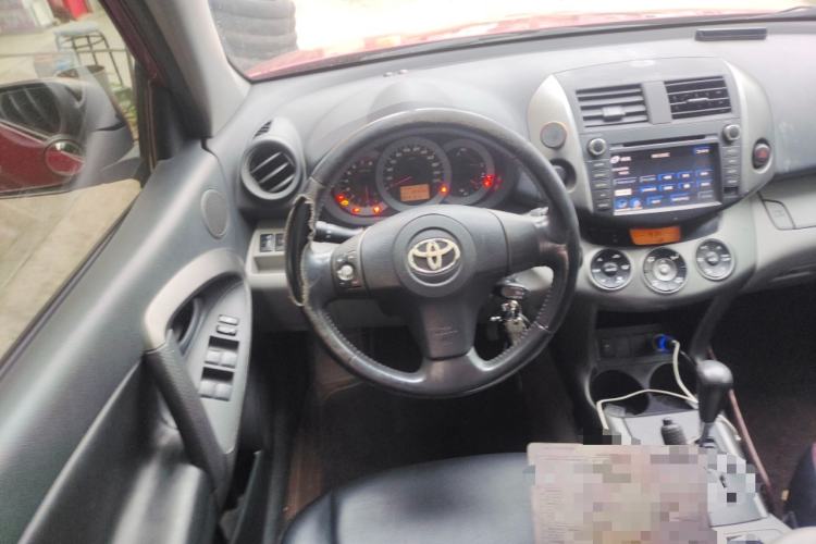 Used Toyota RAV4 2009 2.0L Automatic Luxury Edition Steering Wheel