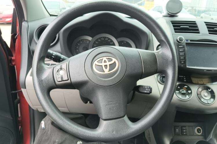 Used Toyota RAV4 2009 2.4L Automatic Luxury Navigation Edition Steering Wheel