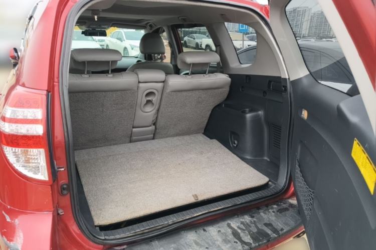 Used Toyota RAV4 2009 2.4L Automatic Luxury Navigation Edition Trunk