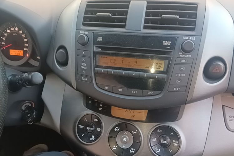 Used Toyota RAV4 2009 2.0L Manual Luxury Edition Audio And AC Panel